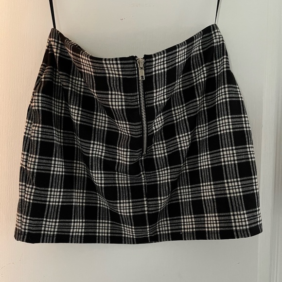 Silence + Noise Black and White Plaid Mini Skirt Urban Outfitters - Picture 2 of 7